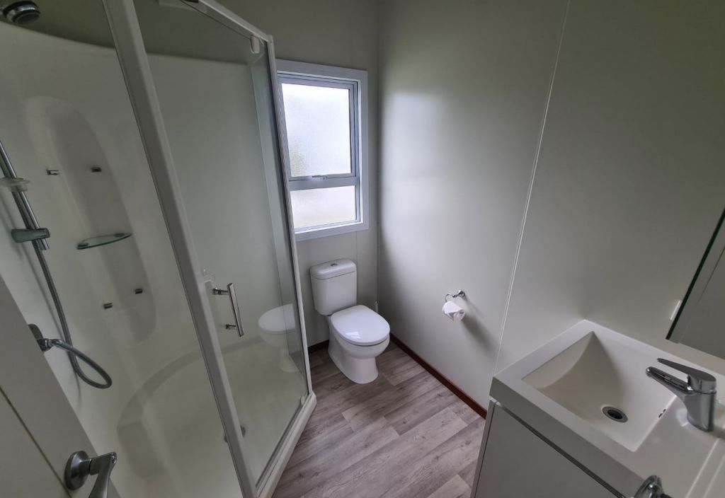 Premium Self-contained Units bathroom